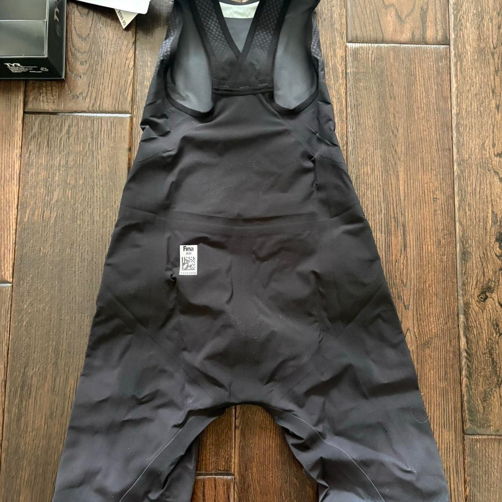 New Women's TYR Venzo Closed Back 24