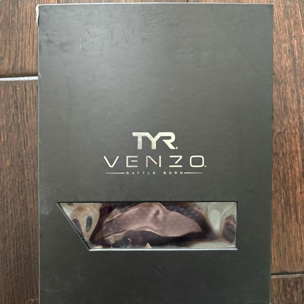 New Women's TYR Venzo Closed Back 24