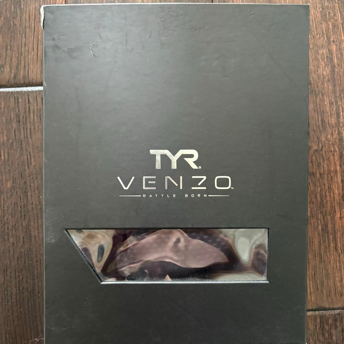 New Women's TYR Venzo Closed Back 24
